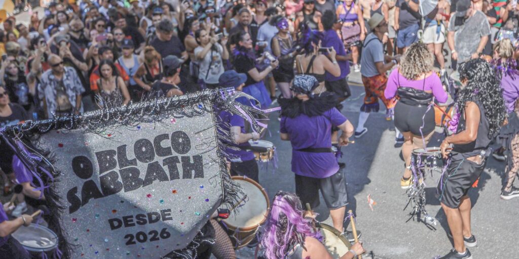 Em SP, bloco mistura clássicos do Black Sabbath com ritmos brasileiros