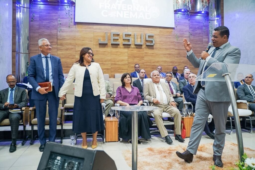 Kátia Oliveira é apresentada como pré-candidata da Assembleia de Deus Madureira durante a Fraternal Conemad