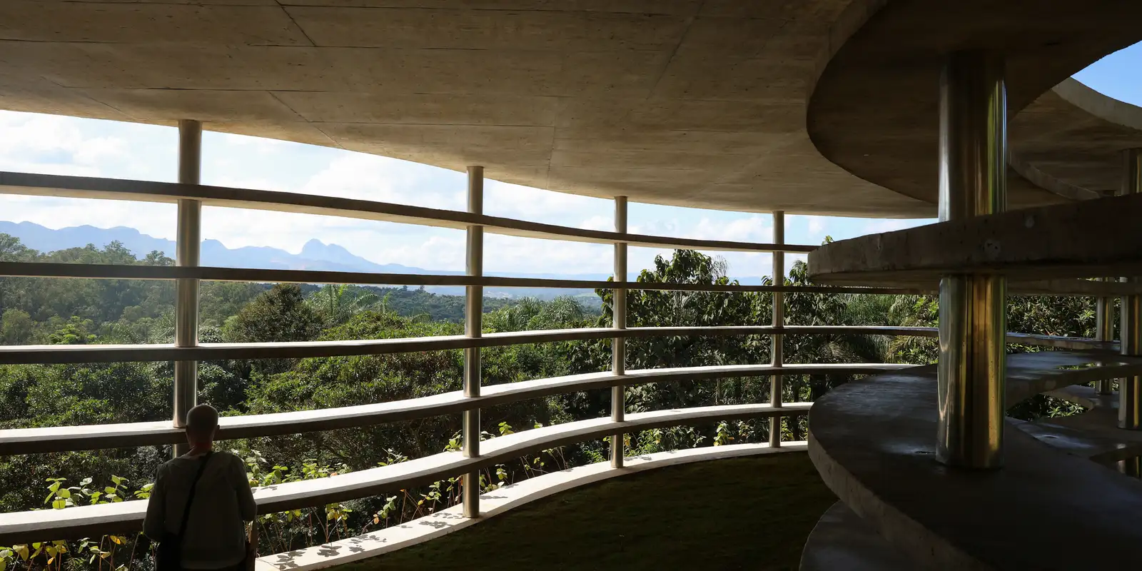 Inhotim celebra 20 anos com inauguração de três novas obras