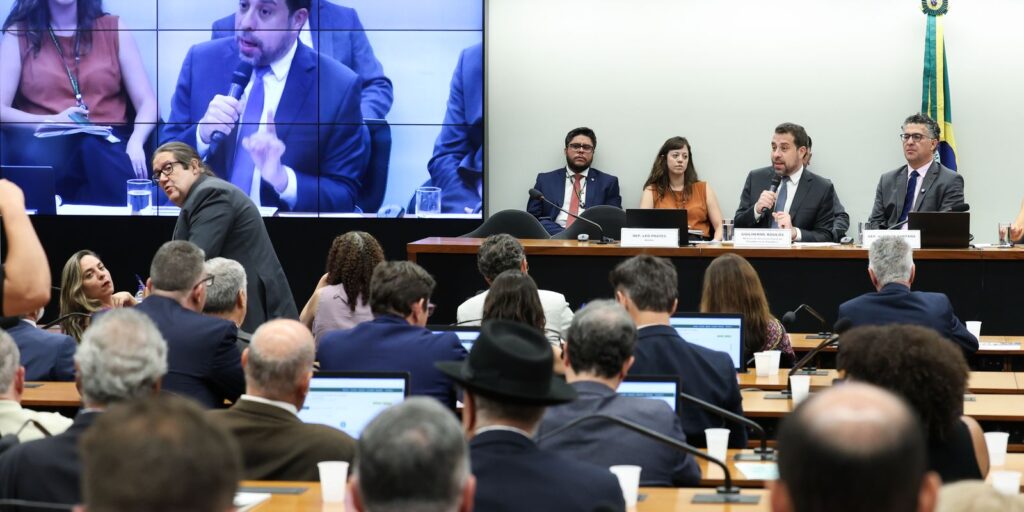 Boulos critica compensação a empresas pelo fim da escala 6x1
