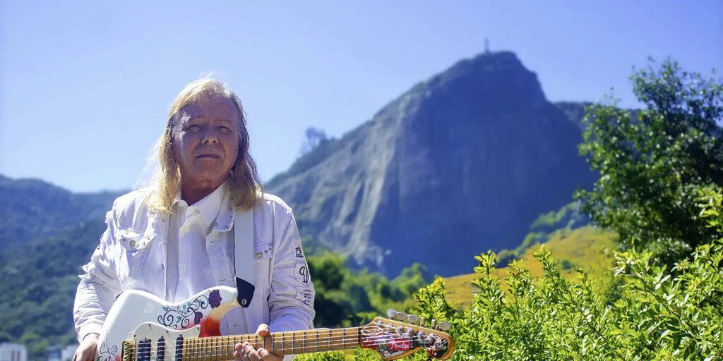 Exposição gratuita comemora 50 anos de carreira de Victor Biglione