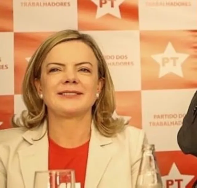 #Acesse Política