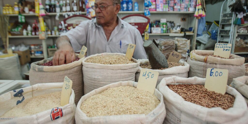 Mercado eleva previsão da inflação para 4,89% este ano