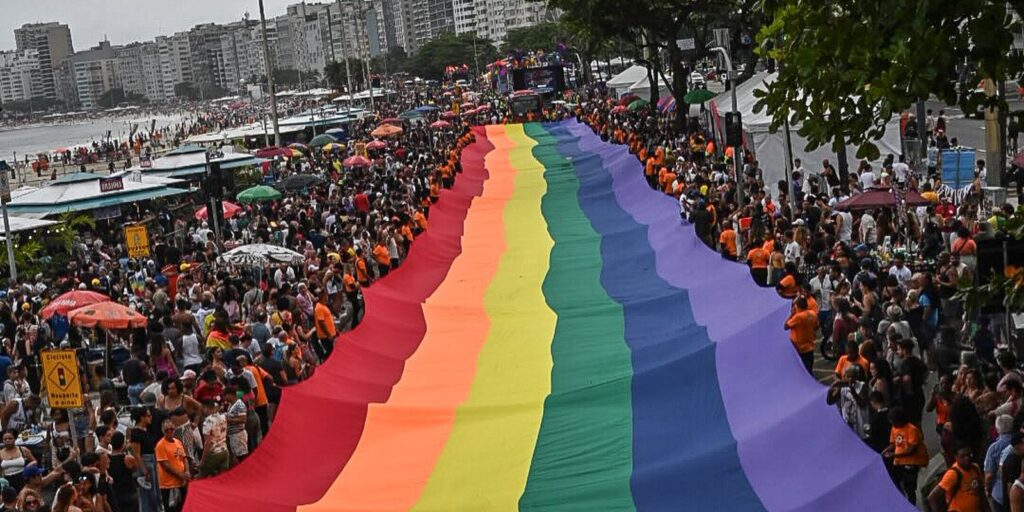 PL que veta criança em evento LGBTQIA+ é inconstitucional, diz jurista
