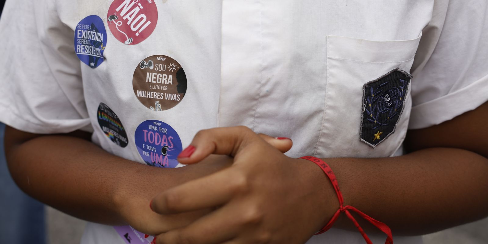 Quase 50% das mulheres maiores de 16 anos sofreram assédio em 2025