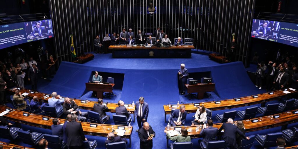 Alcolumbre trava tramitação da PEC do fim da 6x1 no Senado