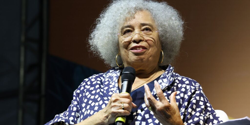 Flip: Angela Davis cita pensadores brasileiros e critica gentrificação