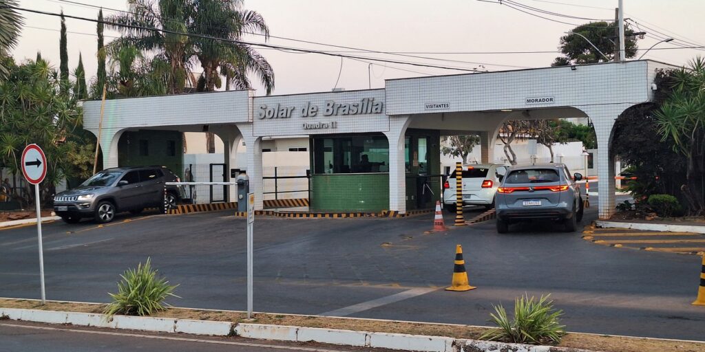 Moraes suspende visitas a Bolsonaro na prisão domiciliar