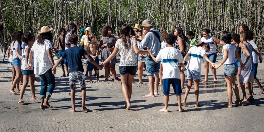 Projeto de música e valorização do mangue conscientiza alunos no Rio
