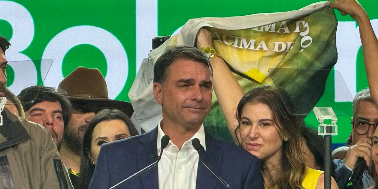 Flávio usou jatinho ligado à Vorcaro em viagem em 2025, diz revista