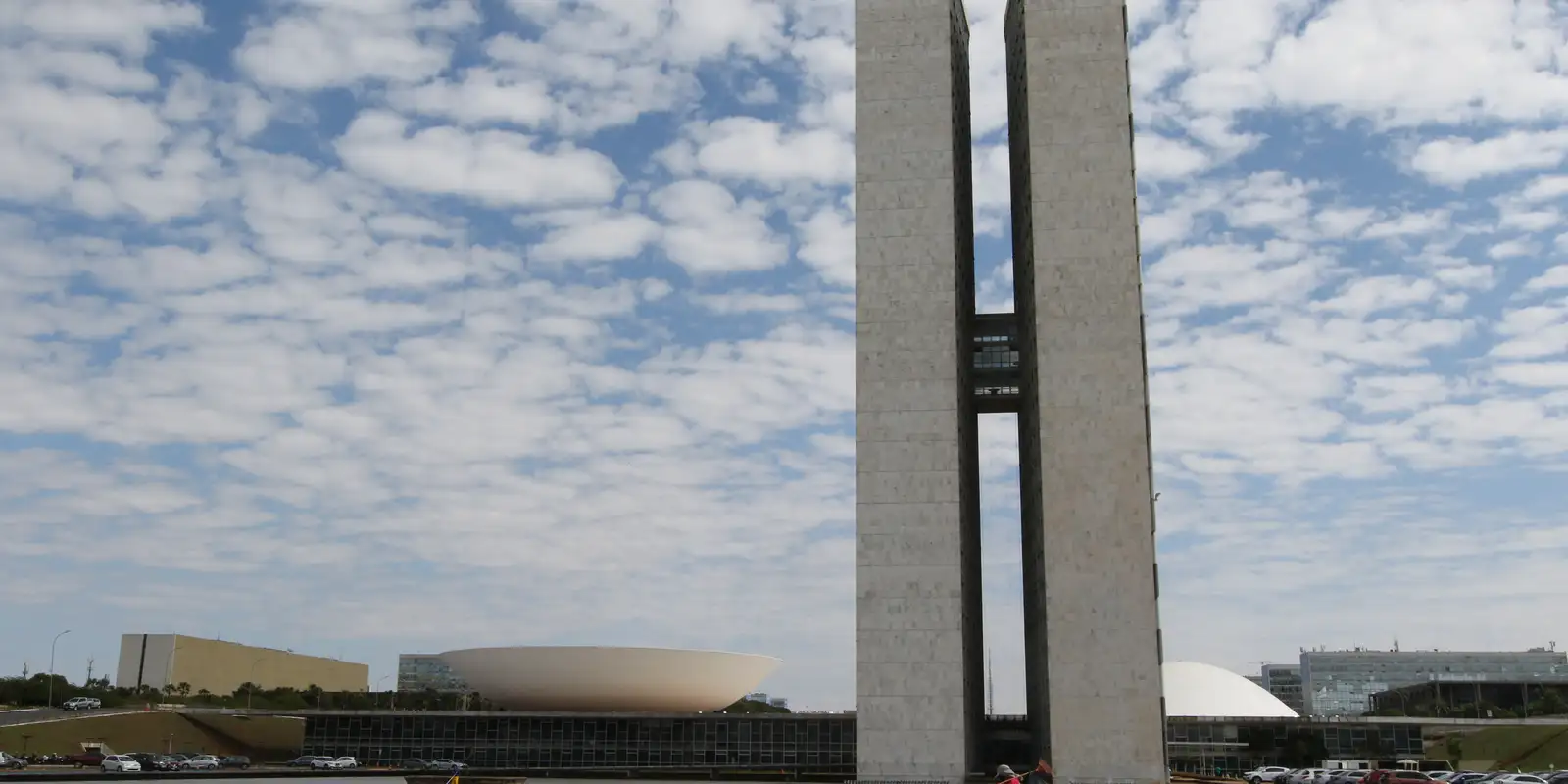 Presidente do Senado marca para segunda votação do fim da escala 6x1